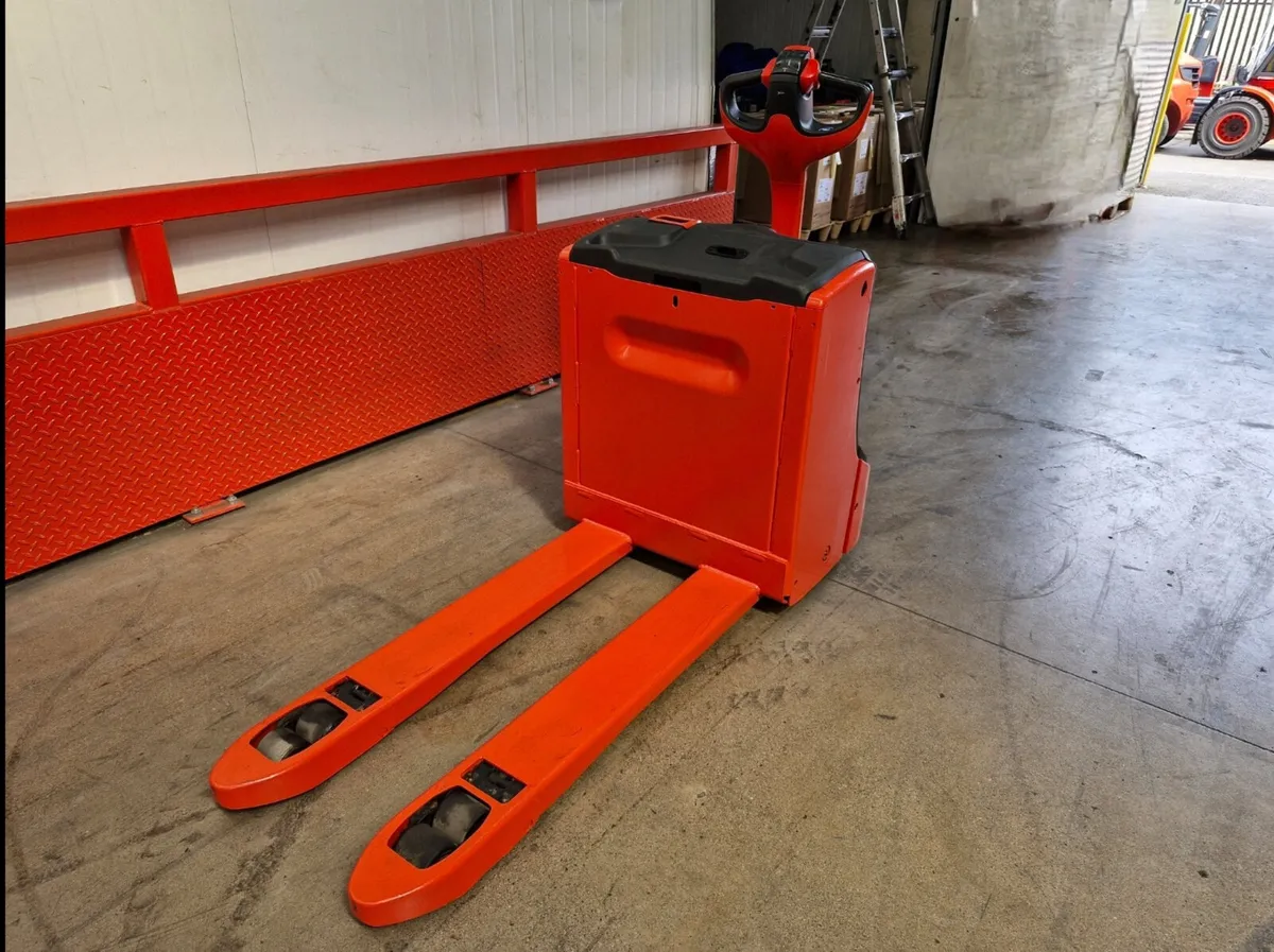 Linde T16 (1152 Series) Pallet Truck - Image 3