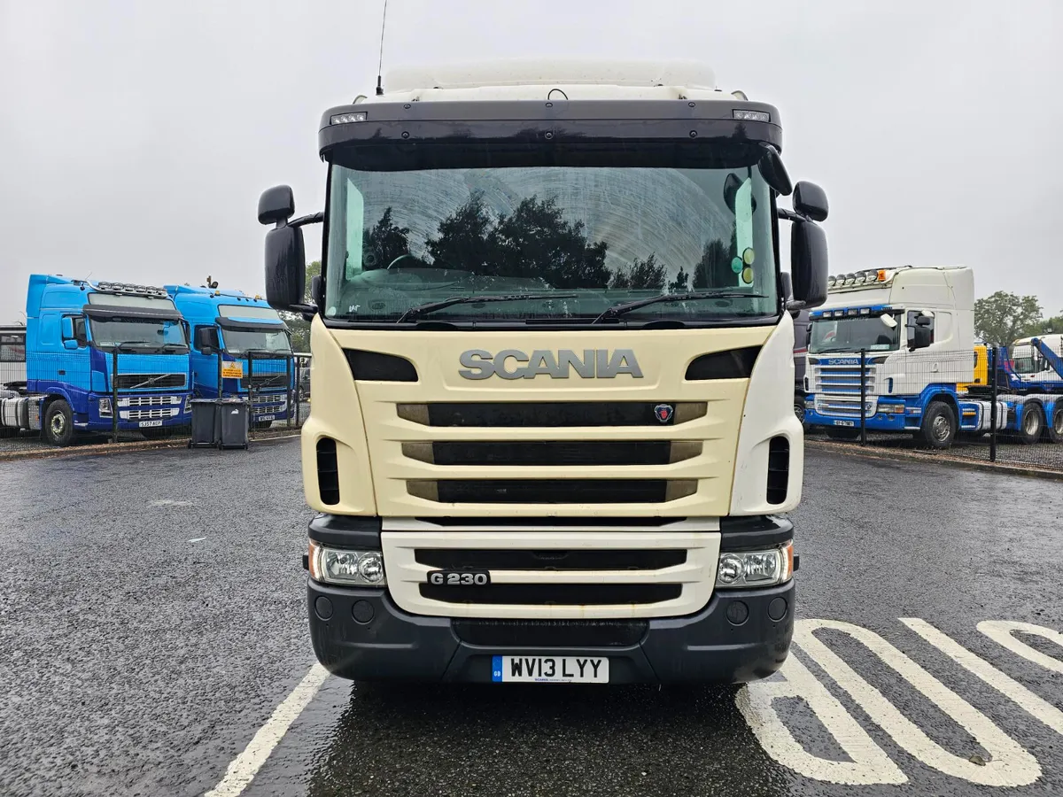 2013 SCANIA G230 Sleeper Cab Curtainsider with 28F - Image 2