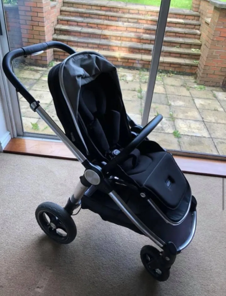 Mamas & Pappas Complete Baby Pram/Pushchair/Buggy - Image 4