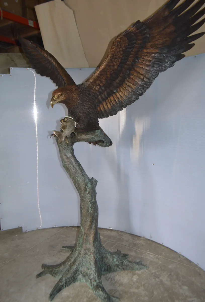 Bronze eagle sculpture - Image 3
