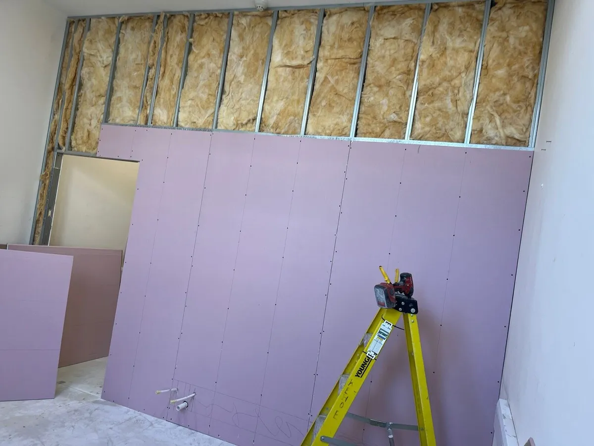 Metal stud partitions - Image 1