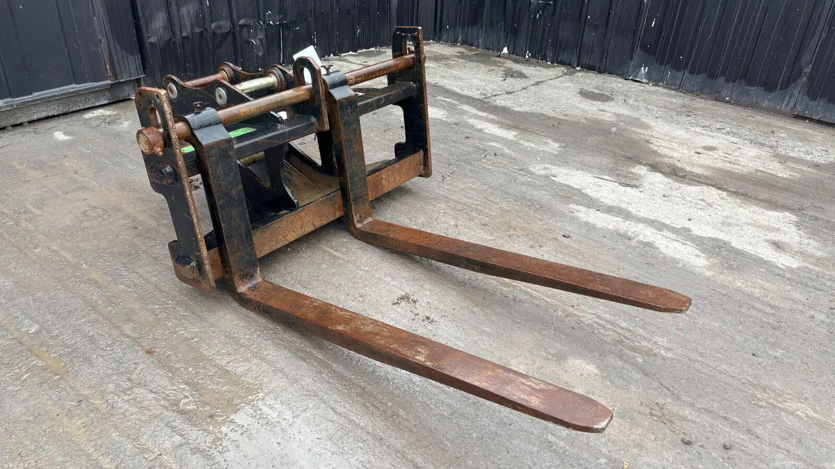 Rhinox 1250kg Excavator Forks - Image 1