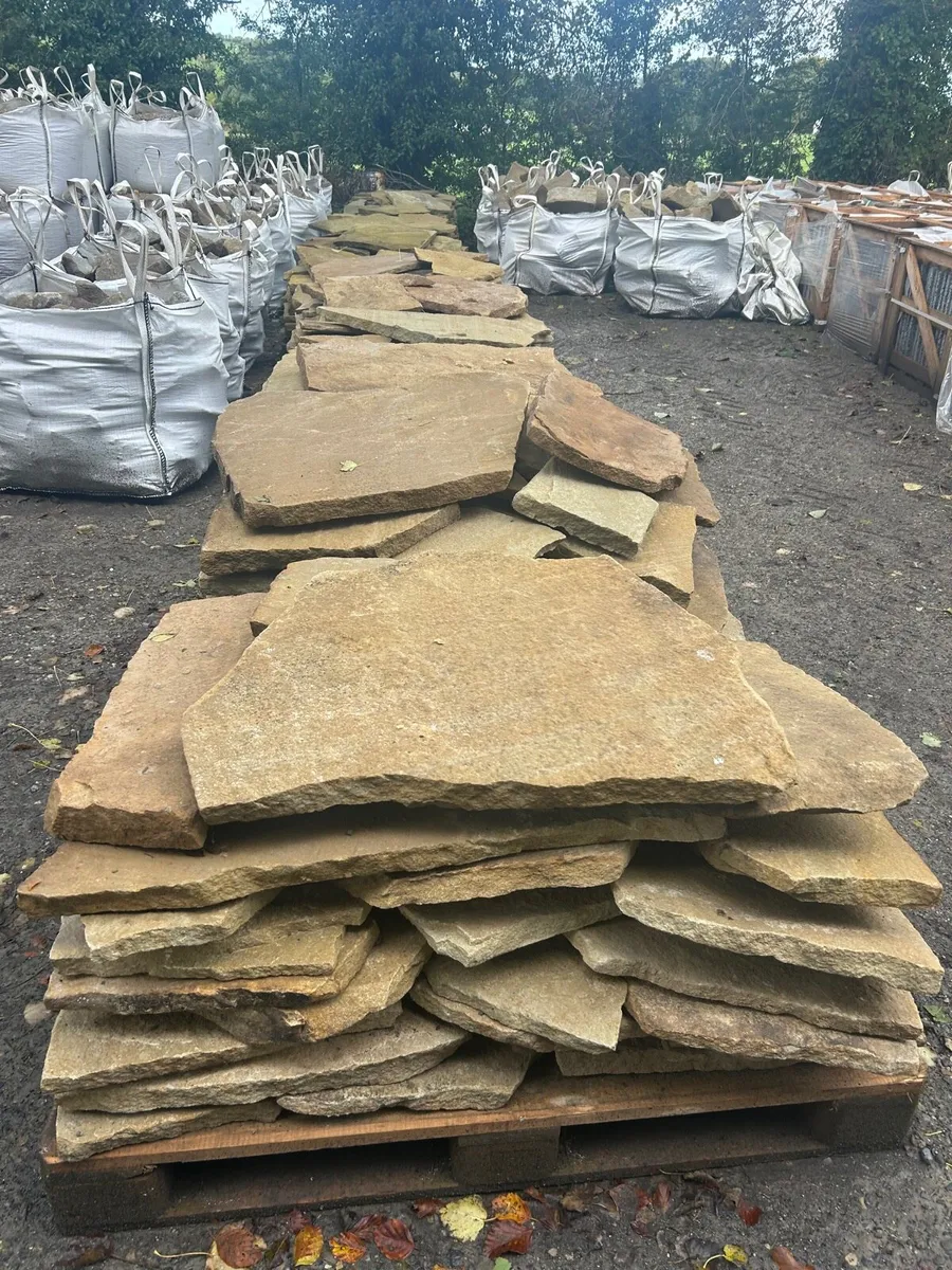 Cotswold Large Cream Garden Flagstones - Image 1