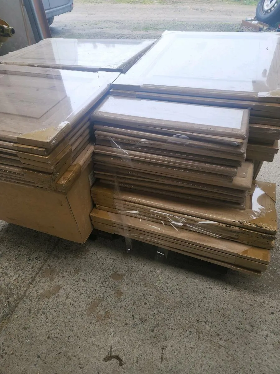 Oak kitchen unit doors - Image 3