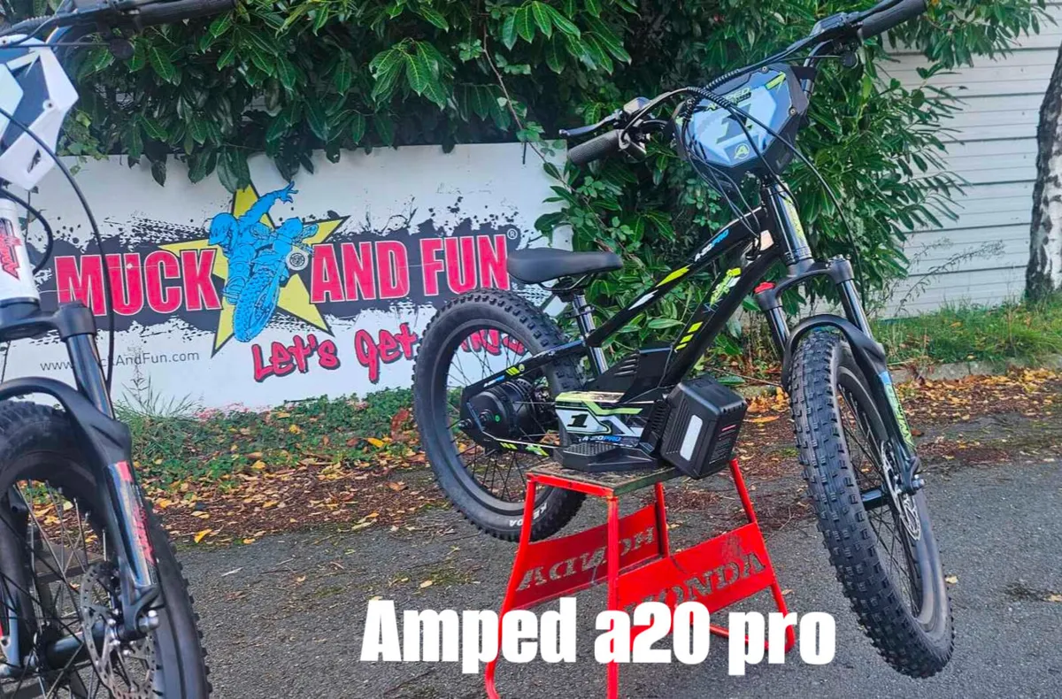 AMPED A20 pro kids electric balance bike XMAS club - Image 3