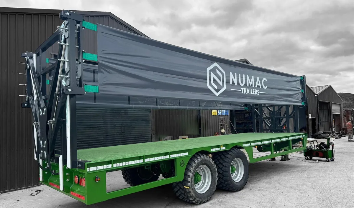 New Numac 28ft bale trailer with hydraulic sides - Image 3