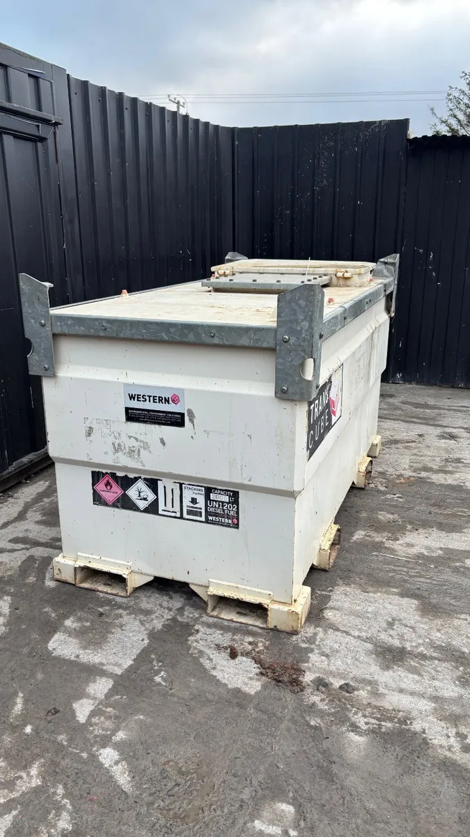 2000L Western Fuel Bowser - Image 4