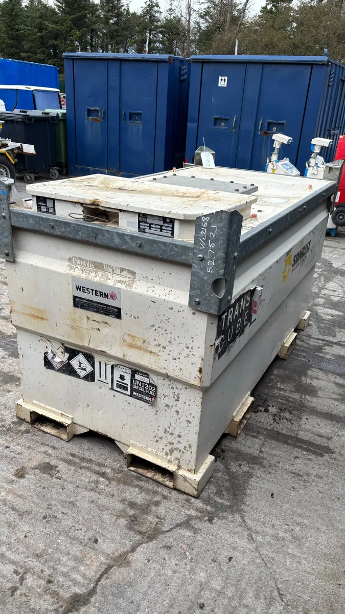2000L Western Fuel Bowser - Image 3