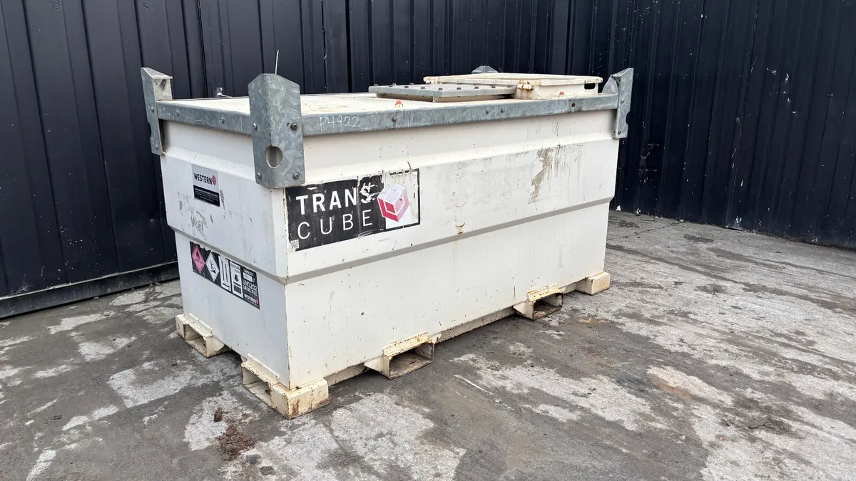 2000L Western Fuel Bowser - Image 1