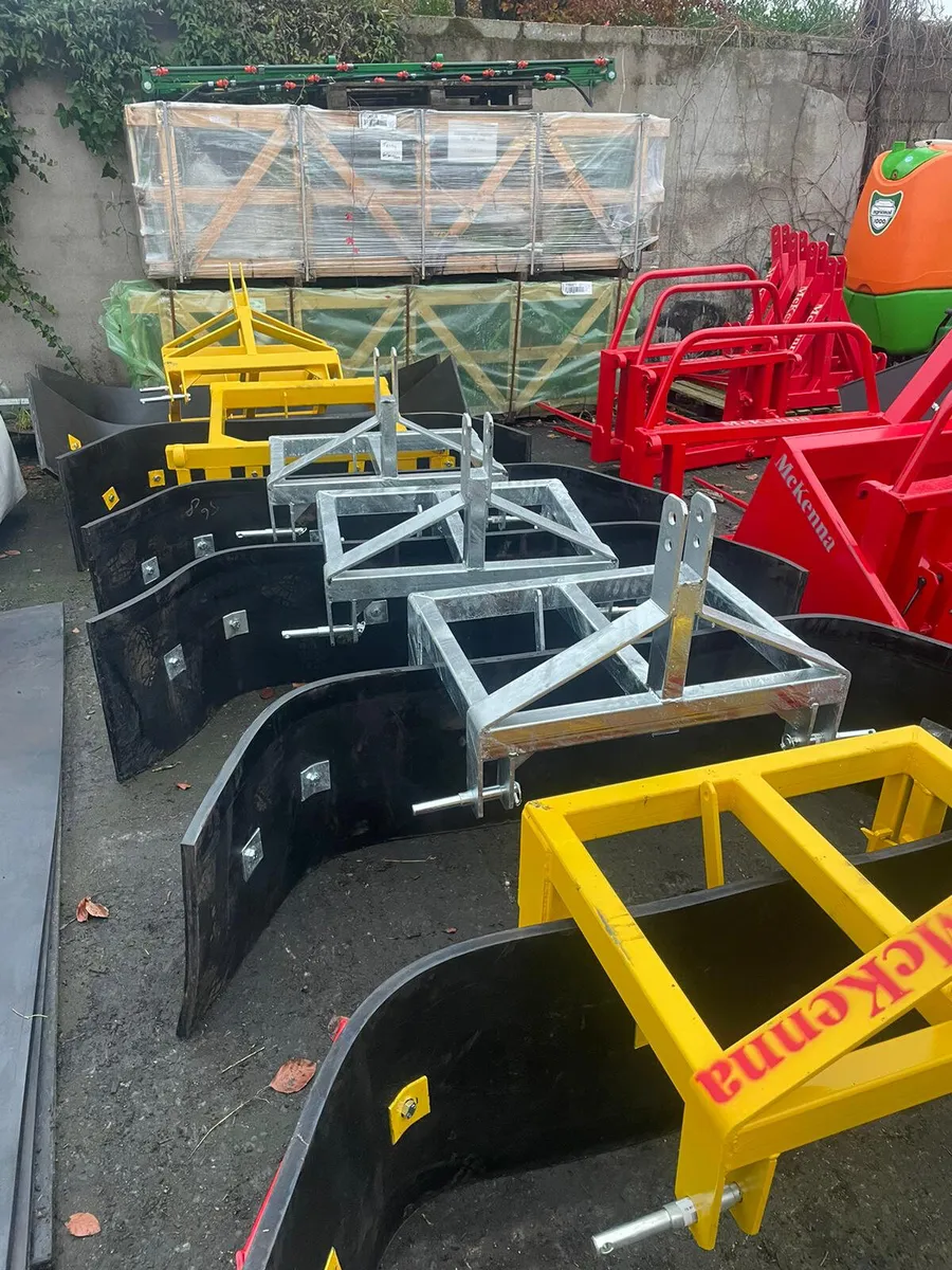 McKenna Yard scraper - Image 3