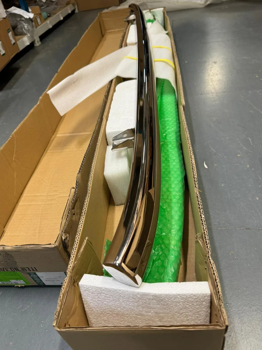 Land Rover Discovery Sport Genuine Side Tubes - Image 1