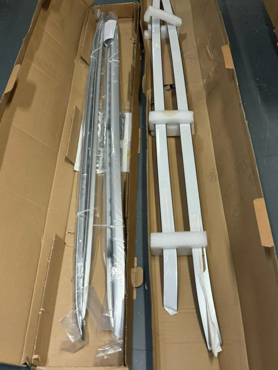 Range Rover Sport Silver Roof Rail Kit - Image 3