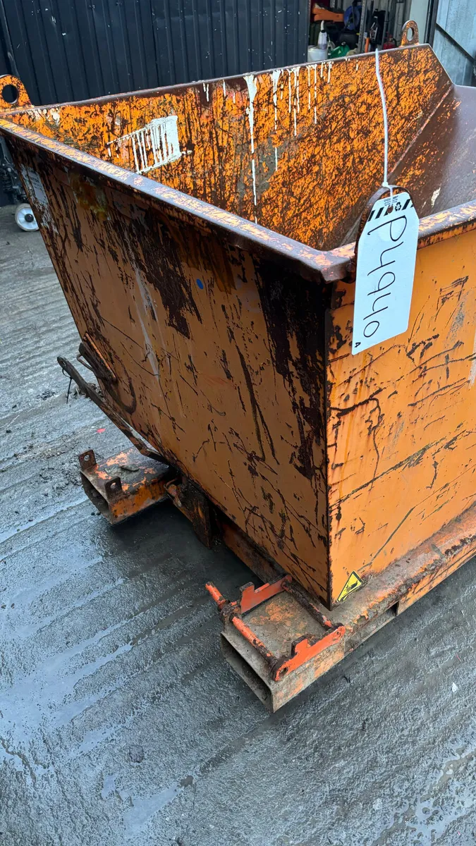 Tipping skip - Image 3