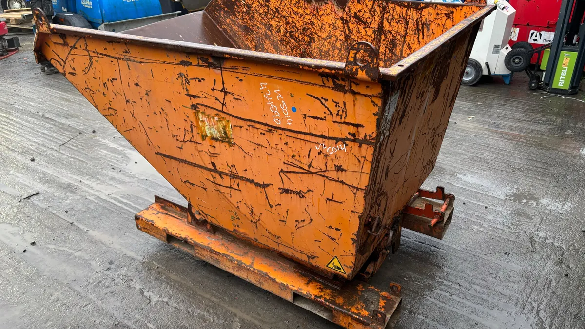 Tipping skip - Image 4