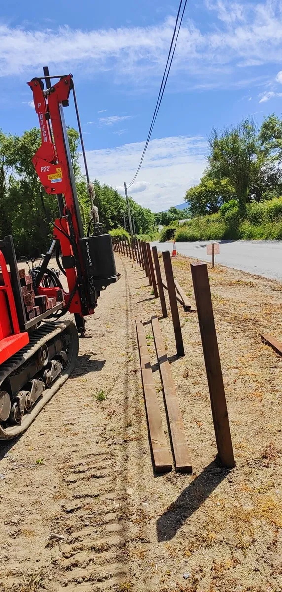 FENCING CONTRACTOR - Image 4