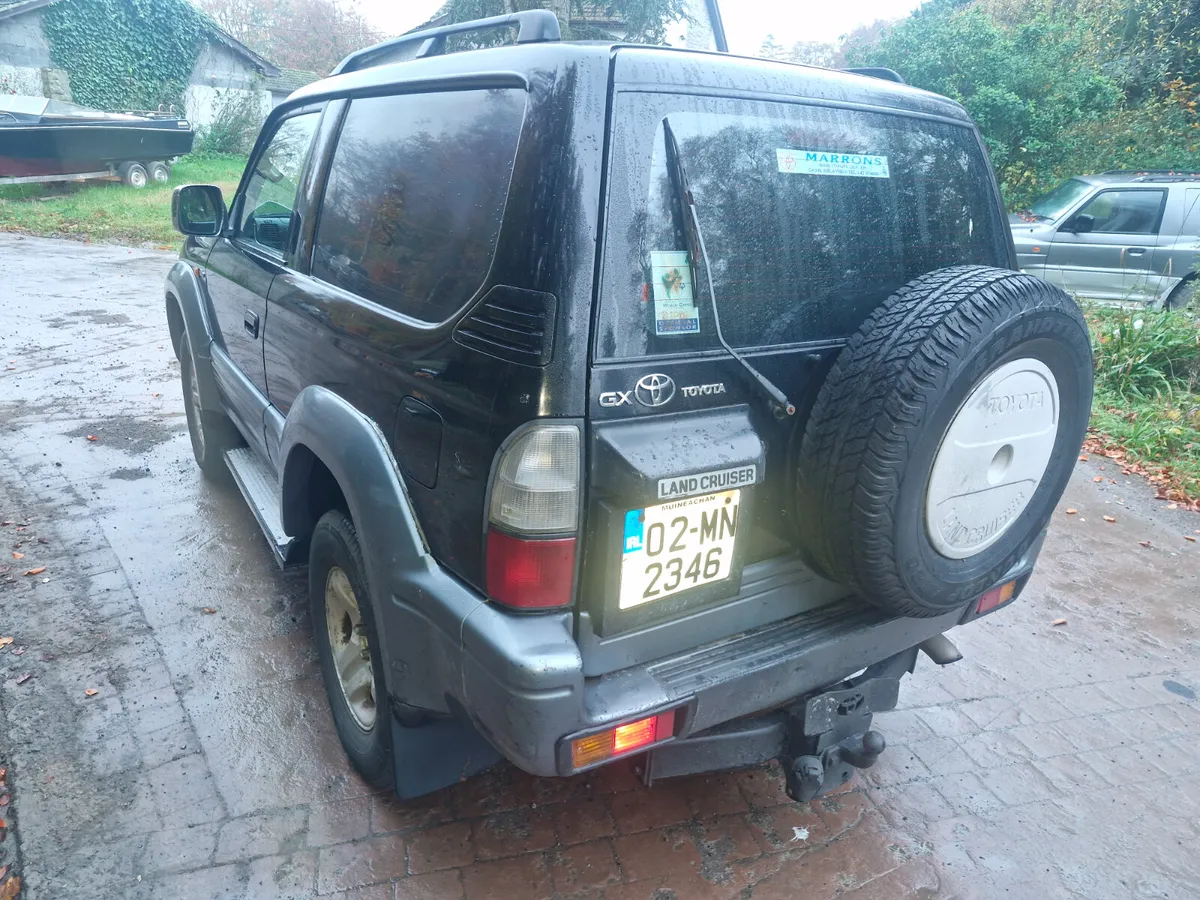 Toyota landcruiser 2002 breaking for parts - Image 4
