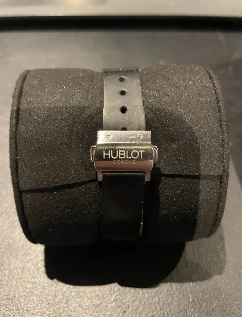 HUBLOT GENEVE LADIES 36MM WATCH ⌚️ - Image 3