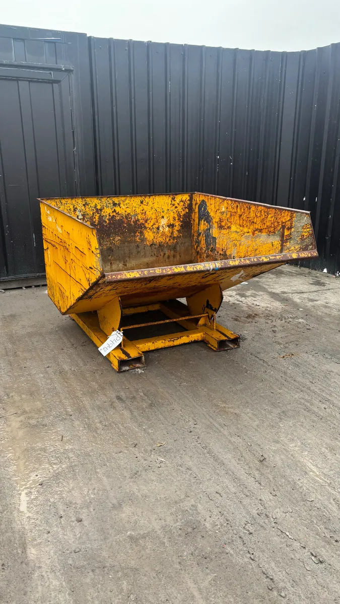 Tipping Skip - Image 2