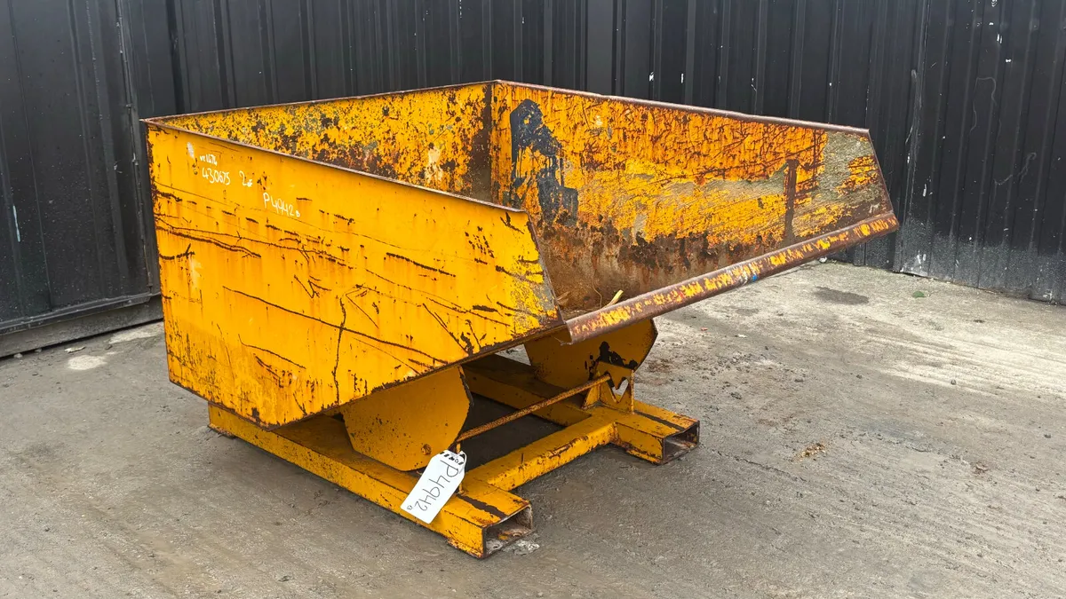 Tipping Skip - Image 1
