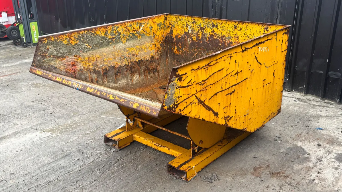 Tipping Skip - Image 3