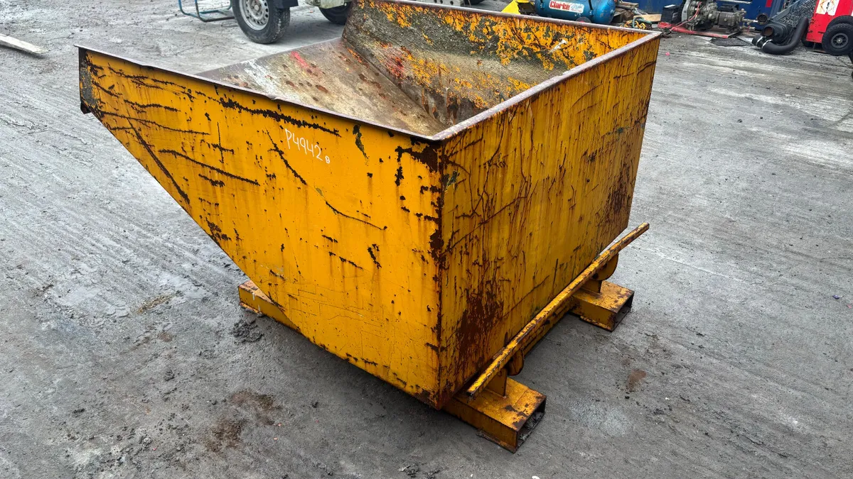 Tipping Skip - Image 4