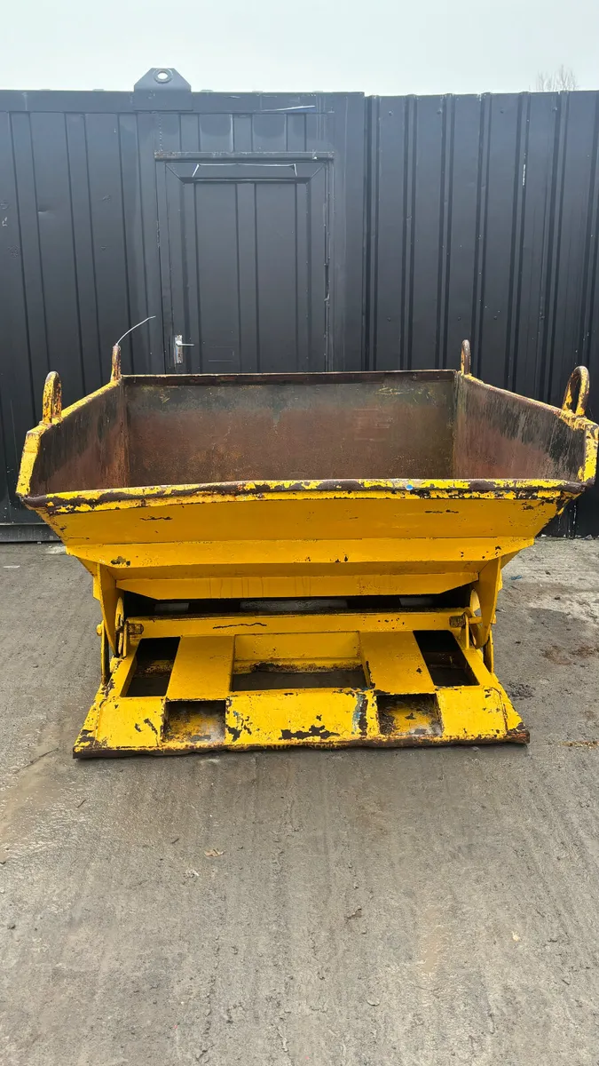 Tipping Skip - Image 2