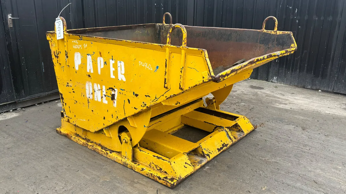 Tipping Skip - Image 1