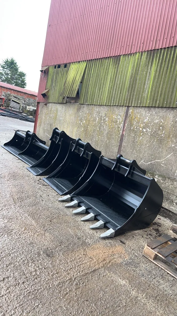 Digger buckets 13ton - Image 2