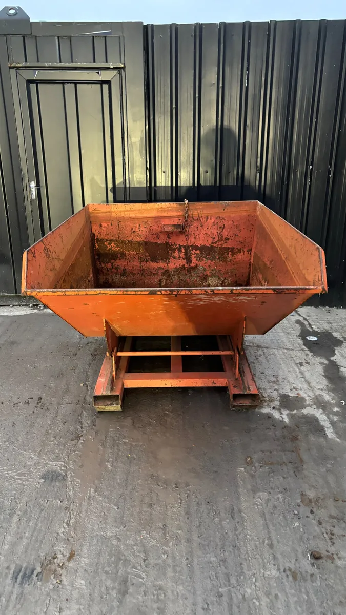 Tipping Skip - Image 3