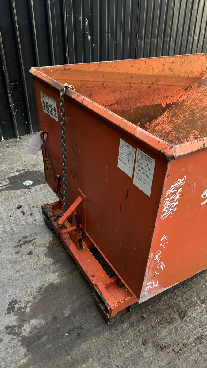 Tipping Skip - Image 4