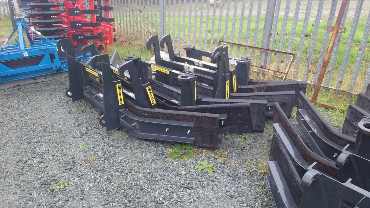 Fleming Yard Scraper Sale Now on - Image 2