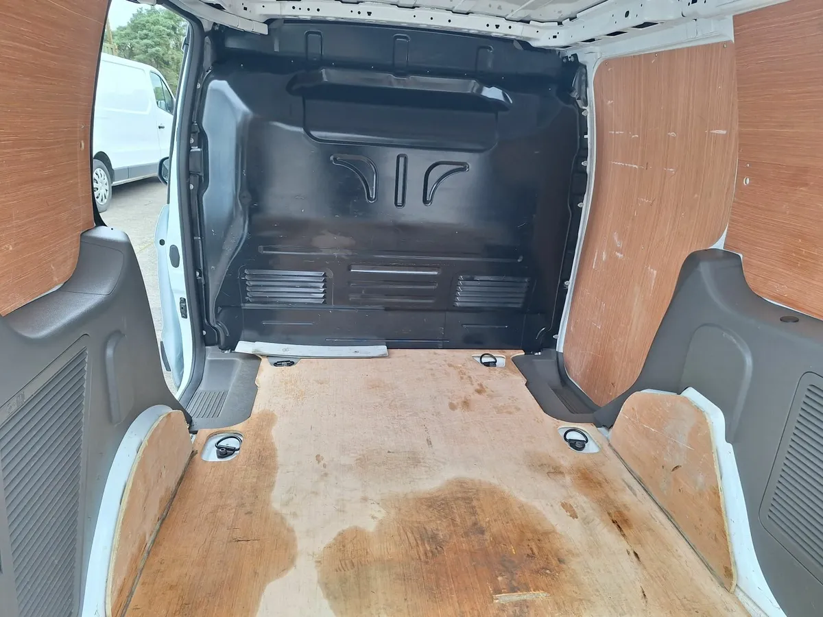 Ford Transit Connect 2021 - Image 2
