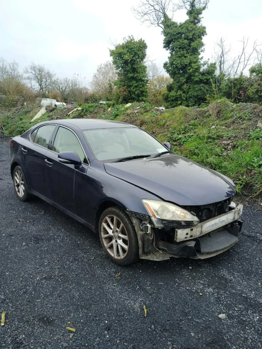 Breaking lexus is200d 2011 - Image 1