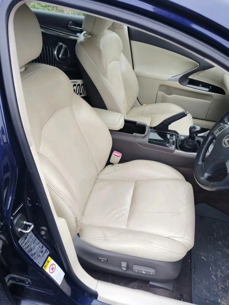 Breaking lexus is200d 2011 - Image 4