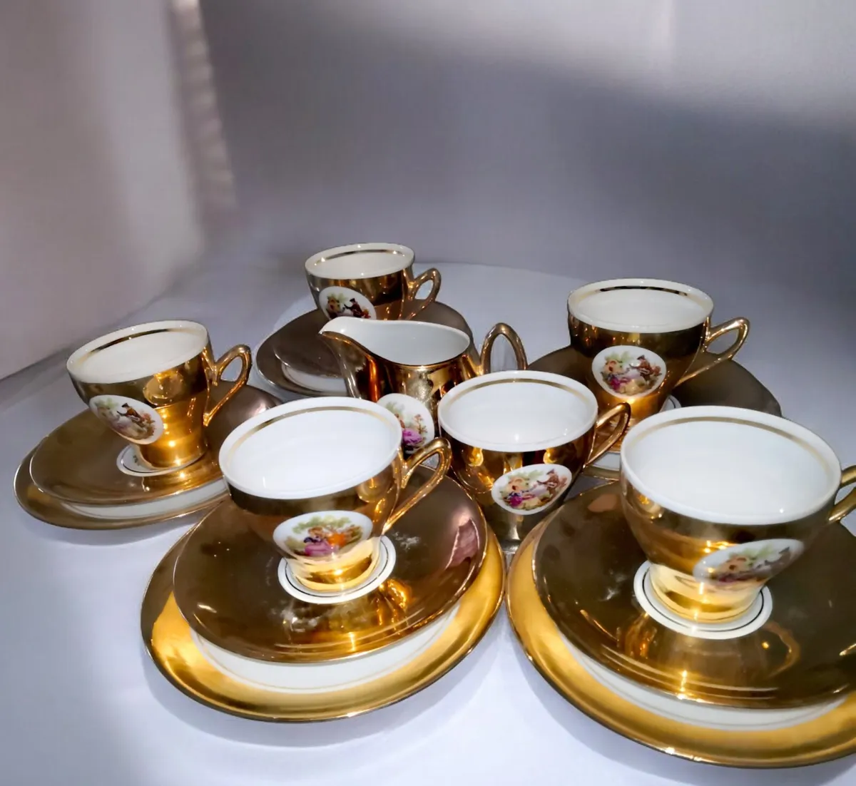 Bondware fine china set - Image 1