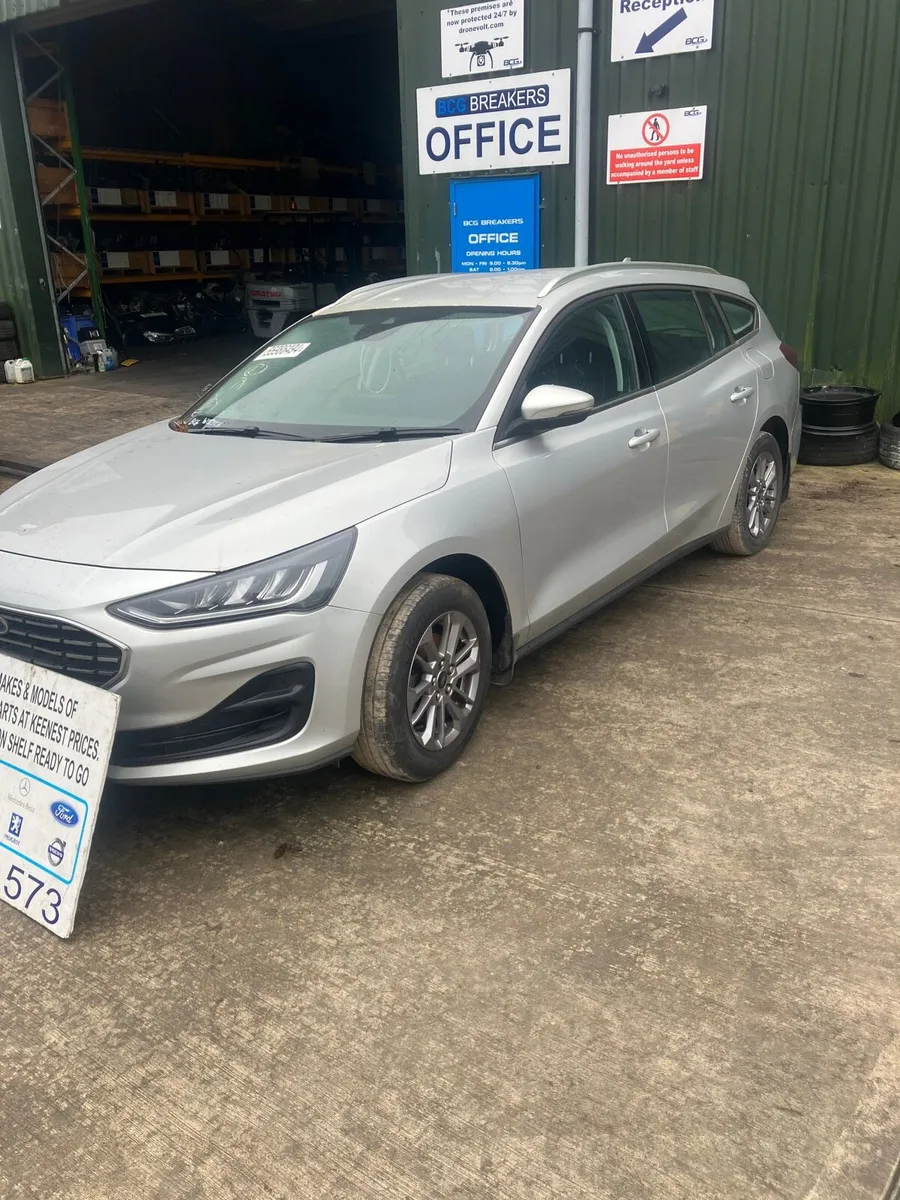 2023 ford focus estate parts breaking - Image 2
