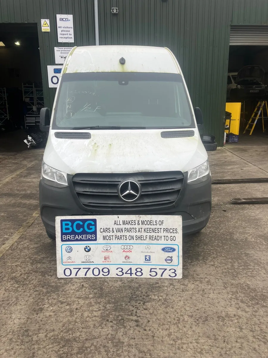 2023 Mercedes sprinter parts breaking