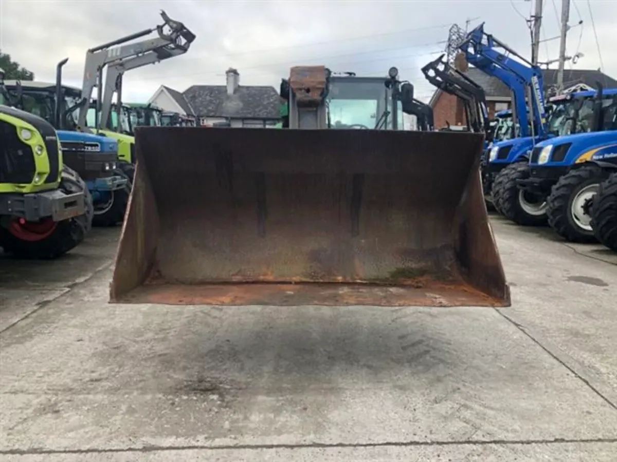 Heavy Duty 8ft Bucket - With Manitou Brackets - Image 1