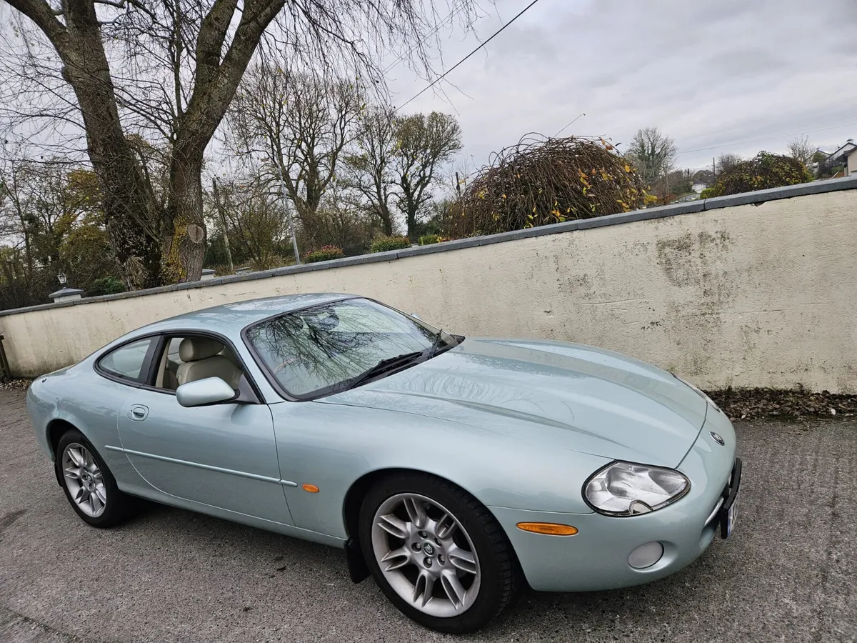 JAGUAR XK8 - Image 3