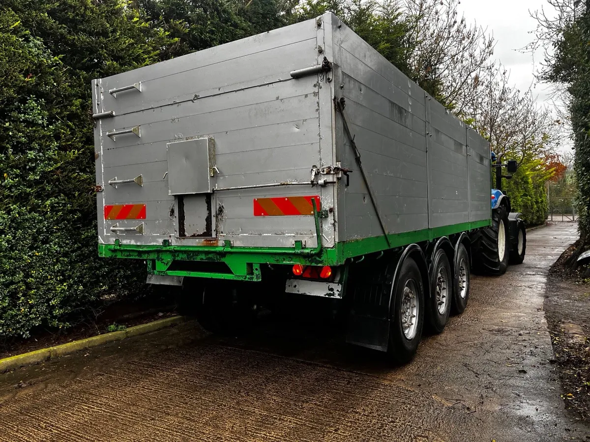 Grain trailer - Image 1