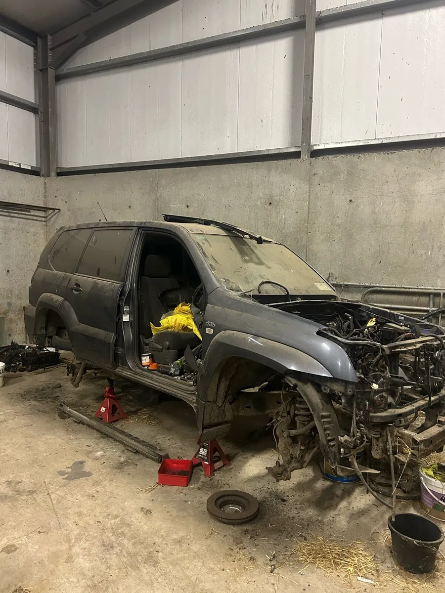 Toyota landcruiser parts - Image 1