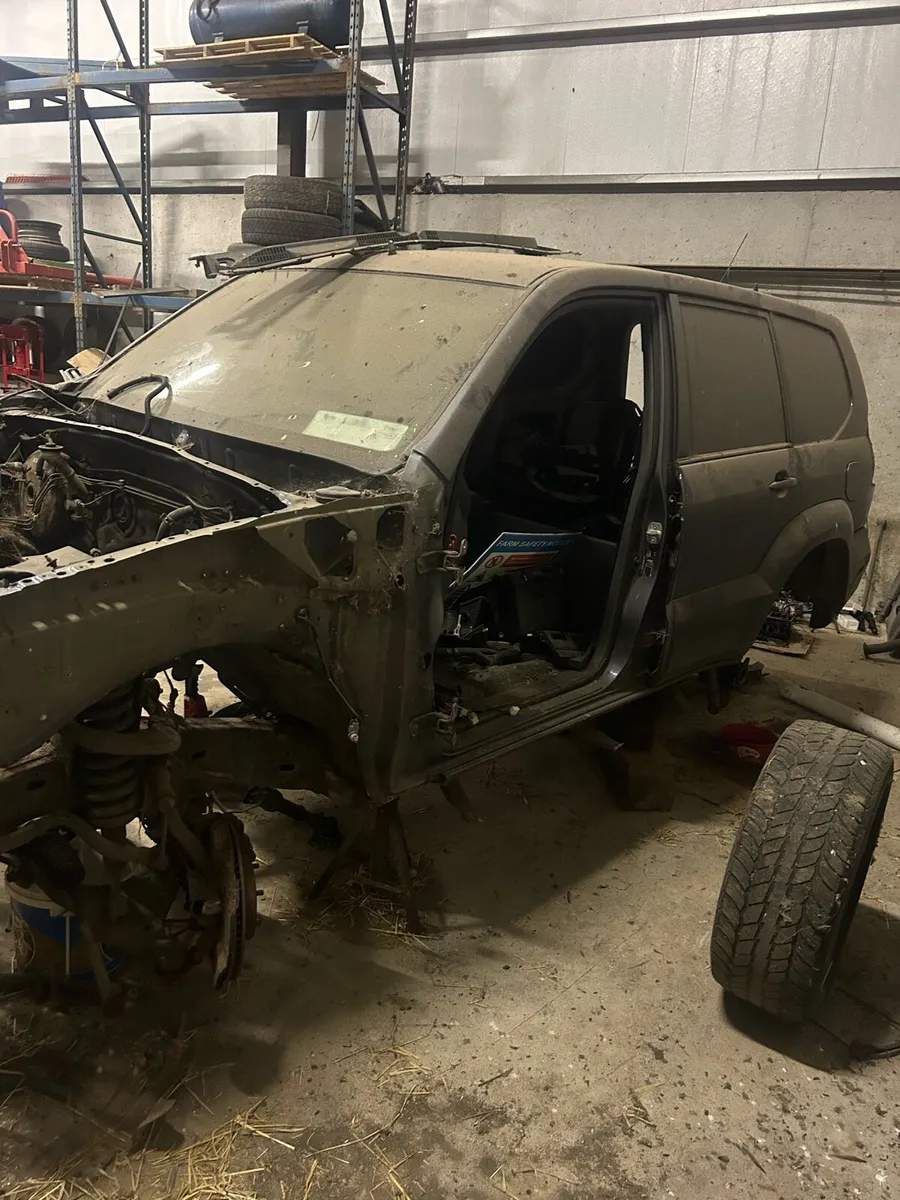 Toyota landcruiser parts - Image 2