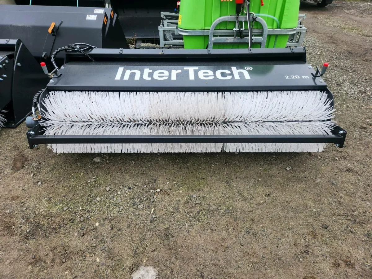 Road sweepers - Image 2