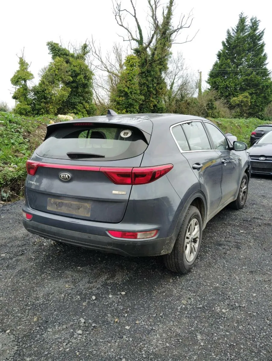 Breaking Kia Sportage 2016 1.7crdi - Image 3