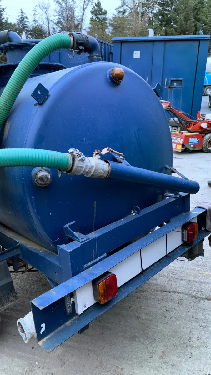 Portable Toilet  Vacuum tank and Toilets - Image 4