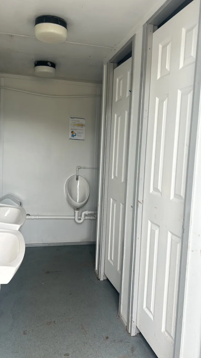 Toilet block - Image 4