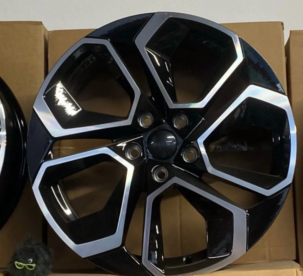 18” Skoda 5x112 black / polished  alloy and tyres