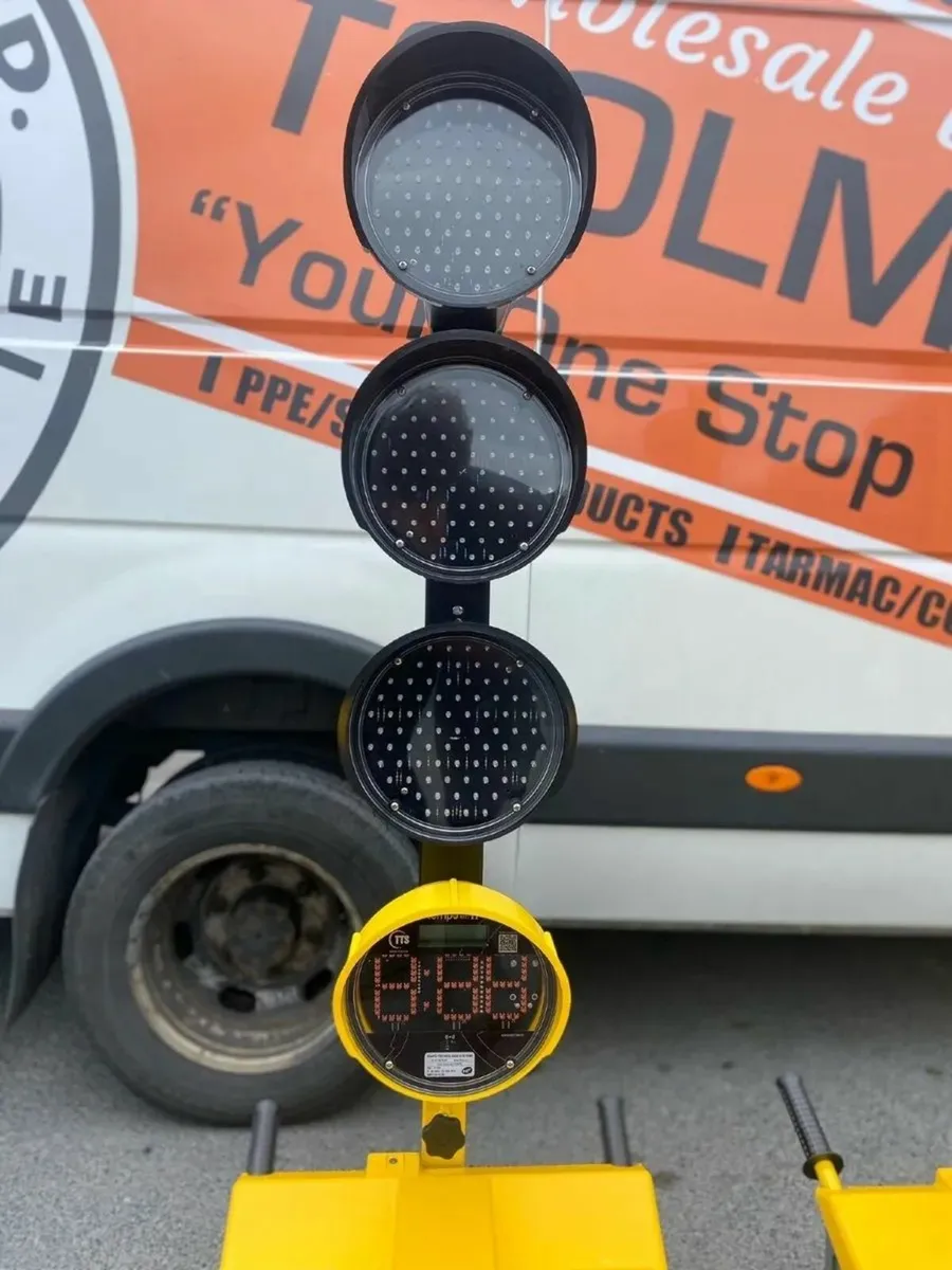 Countdown Timer Traffic Lights at Toolman.ie - Image 3