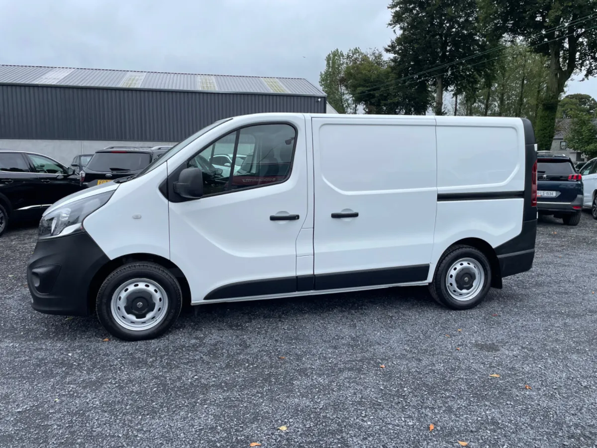 Opel Vivaro - Image 1