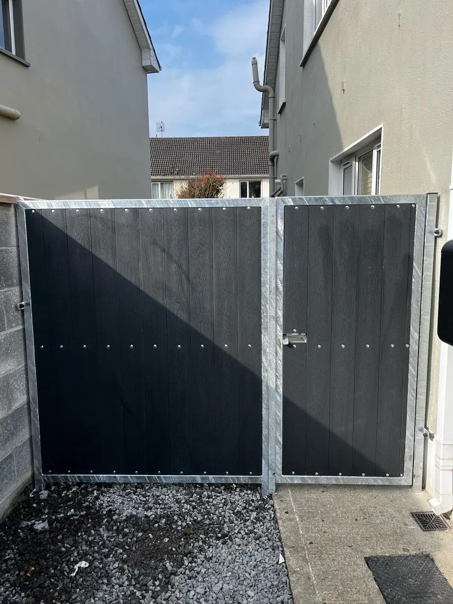 Composite side entrance gates - Image 3
